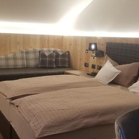 西蒙多洛米蒂山酒店 普雷达佐 外观 照片